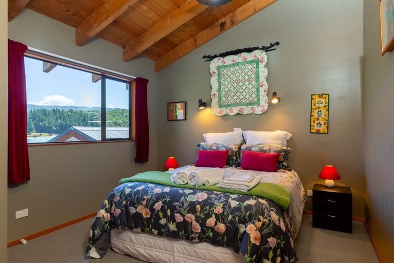 Photo of property in 14 Admiralty Place, Waikawa, Picton, 7220