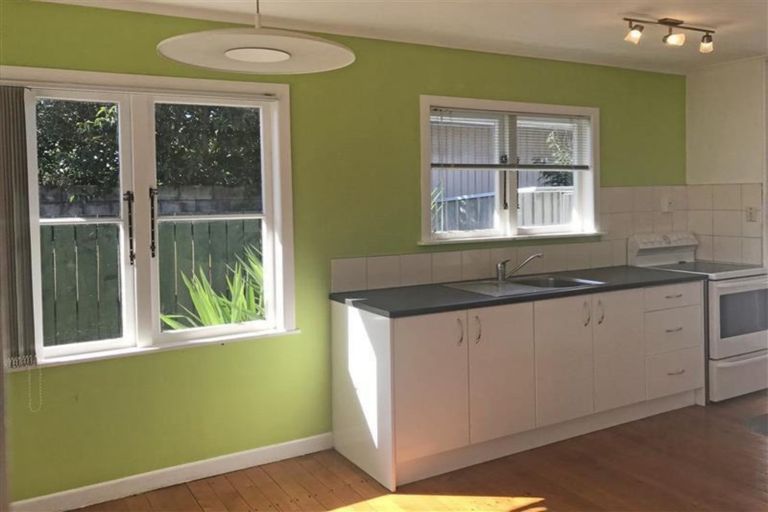 Photo of property in 11 Surrey Street, Manurewa, Auckland, 2102