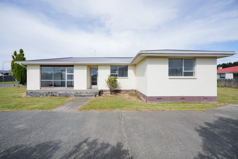 Photo of property in 17 Paisley Street, Kew, Invercargill, 9812