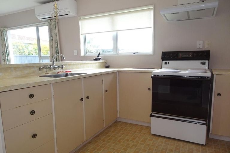 Photo of property in 12 Jeffares Place, Taradale, Napier, 4112