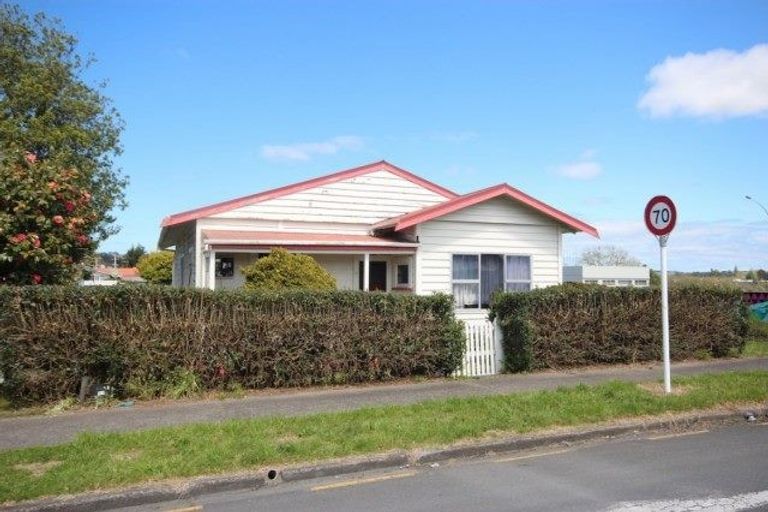 Photo of property in 2 Bell Crossing Street, Huntly, 3700