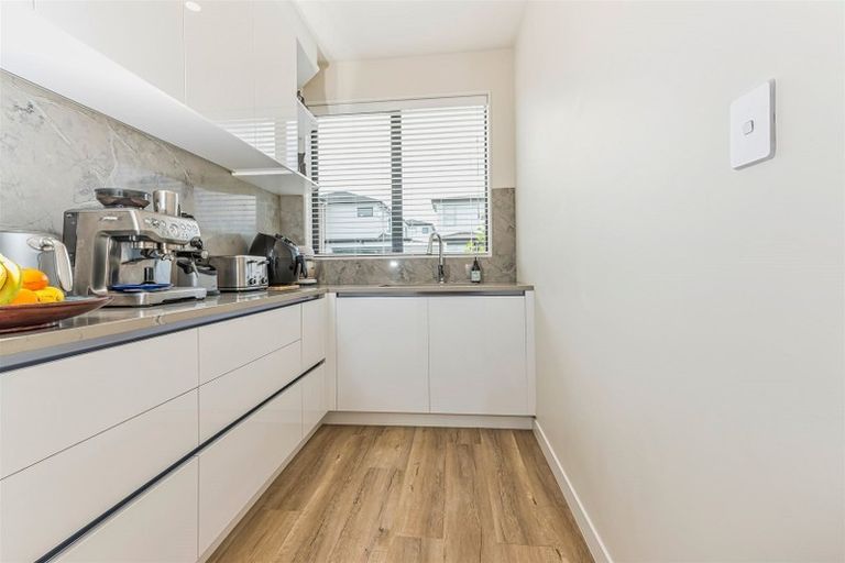 Photo of property in 14 Hato Road, Hobsonville, Auckland, 0616