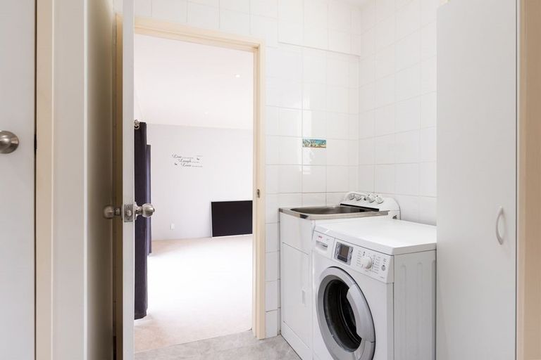 Photo of property in 68 Willis Road, Papakura, 2110