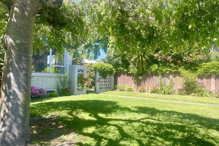 Photo of property in 2/114 Mcleod Street, Camberley, Hastings, 4120