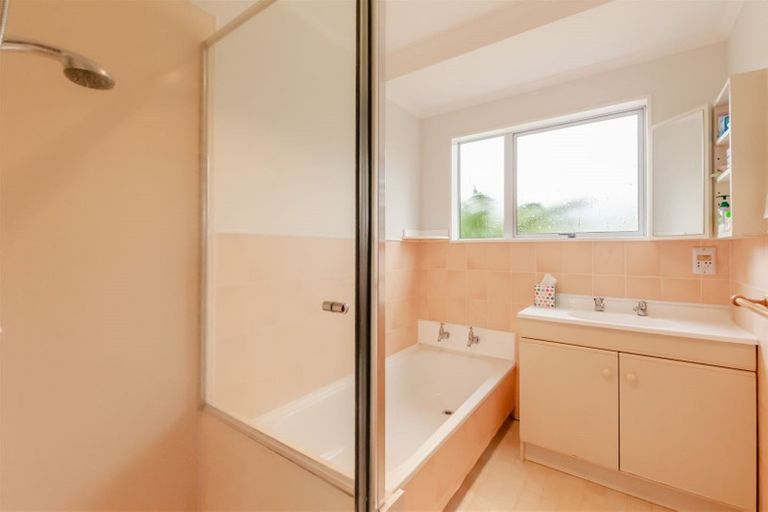 Photo of property in 70b Eatwell Avenue, Paraparaumu Beach, Paraparaumu, 5032