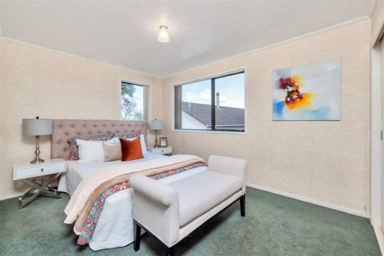 Photo of property in 15 Peterhouse Place, West Harbour, Auckland, 0618