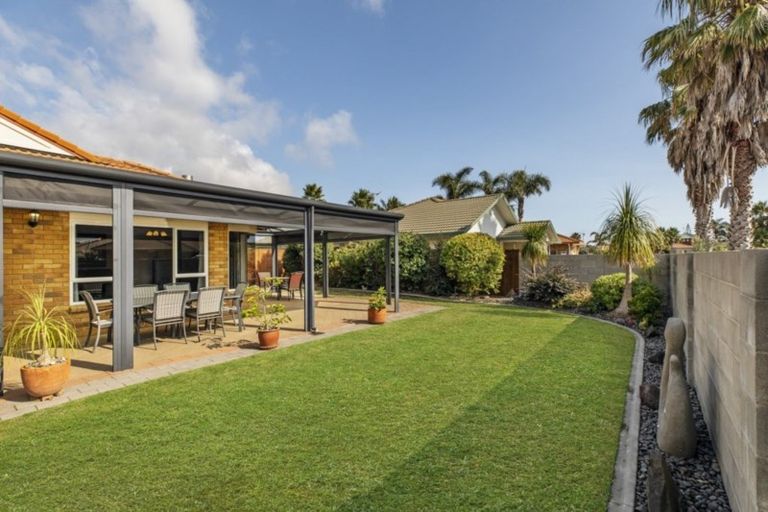 Photo of property in 90 Santa Monica Drive, Papamoa Beach, Papamoa, 3118