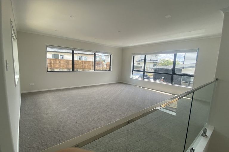 Photo of property in 30 Mettam Drive, Swanson, Auckland, 0614