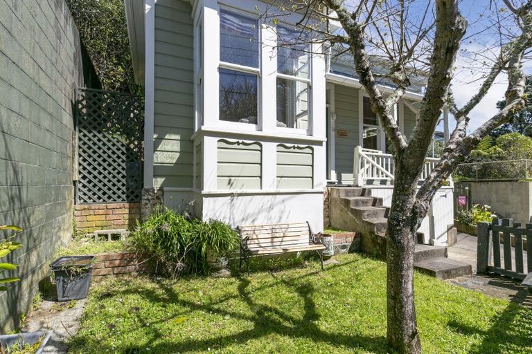 Photo of property in 9a Randwick Road, Northland, Wellington, 6012