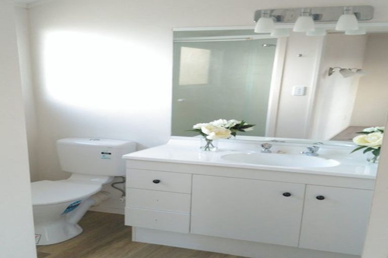 Photo of property in 52 Amorino Drive, Red Beach, 0932