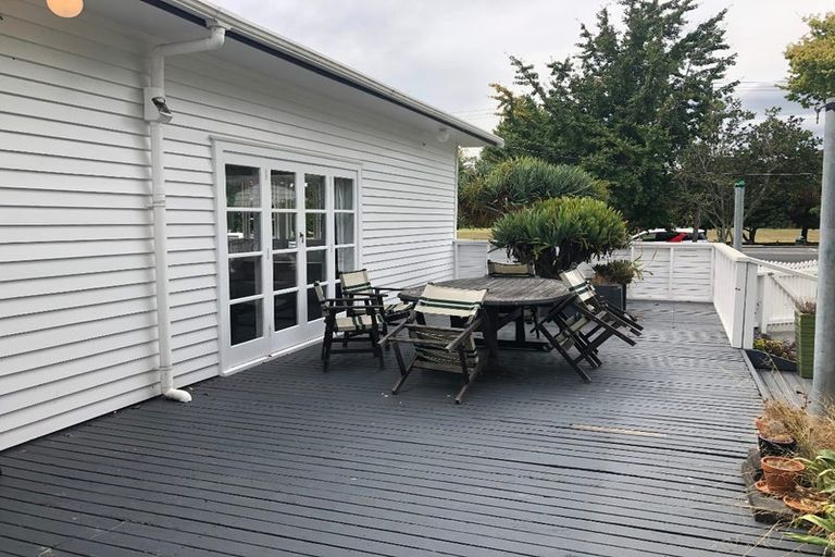 Photo of property in 25 Taupaki Road, Taupaki, Henderson, 0782