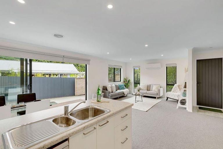 Photo of property in 104 Rangituhi Crescent, Takapuwahia, Porirua, 5022