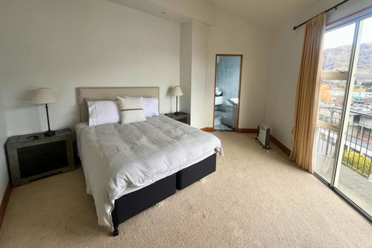 Photo of property in 10 Lismore Street, Wanaka, 9305