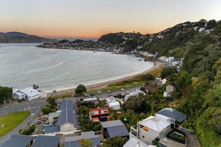 Photo of property in 90b Awa Road, Seatoun, Wellington, 6022