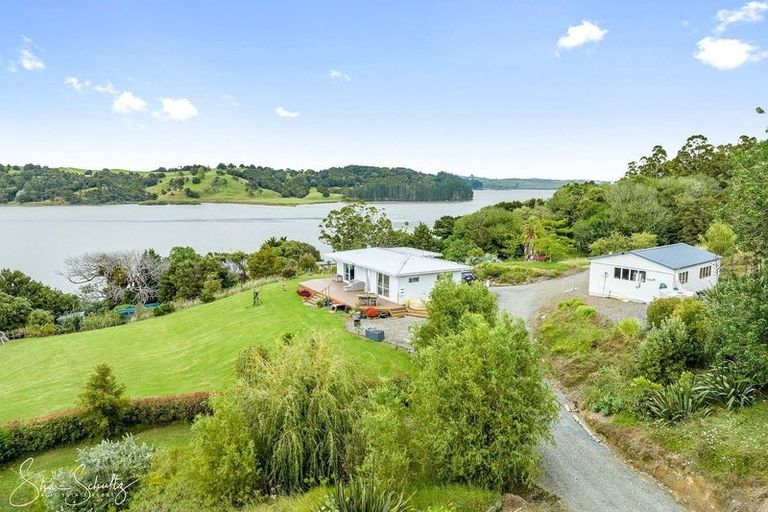 Photo of property in 429 Heatley Road, Whakapirau, Maungaturoto, 0583