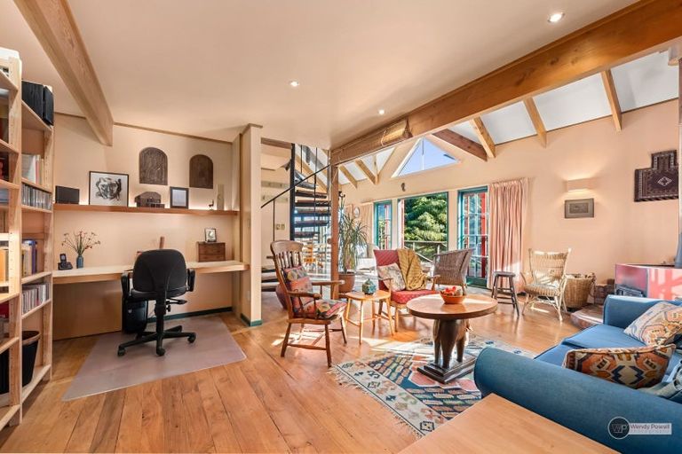 Photo of property in 33b Maungaraki Road, Korokoro, Lower Hutt, 5012