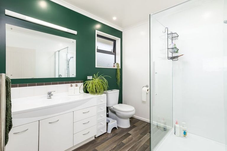 Photo of property in 55 Timaru Road, Waimate, 7924