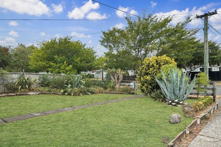Photo of property in 13 Pannell Avenue, Wainoni, Christchurch, 8061