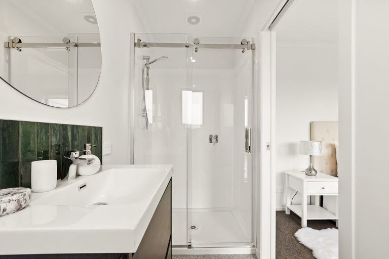 Photo of property in 30c Russell Road, Manurewa, Auckland, 2102