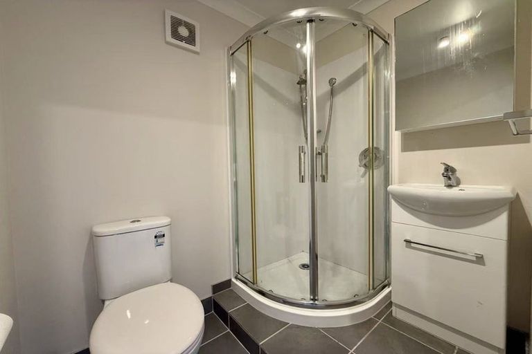 Photo of property in 13 Van Dyke Place, West Harbour, Auckland, 0618