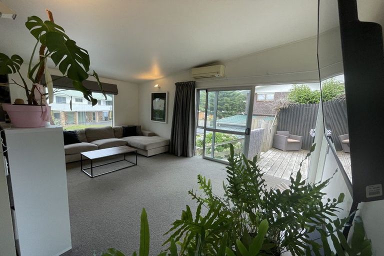 Photo of property in 12 Nevada Drive, Merrilands, New Plymouth, 4312