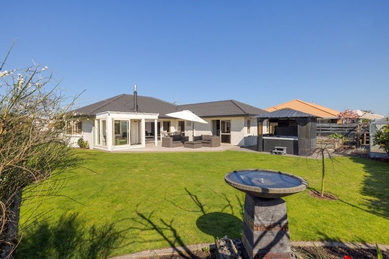 Photo of property in 18 Lotus Avenue, Mount Maunganui, 3116