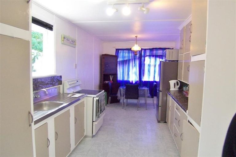 Photo of property in 13 Horomona Road, Paekakariki, 5034