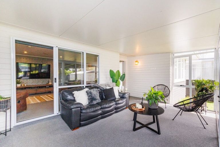 Photo of property in 8 Parkland Crescent, Terrace End, Palmerston North, 4410