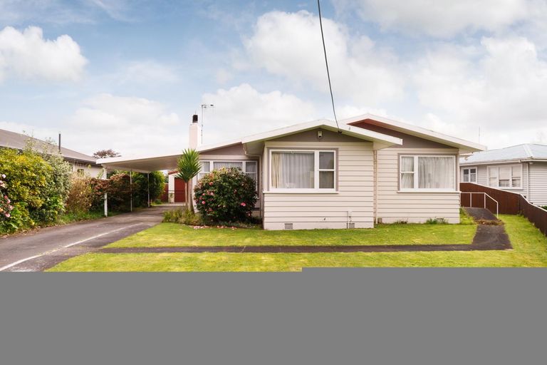 Photo of property in 109 Waterloo Crescent, Hokowhitu, Palmerston North, 4410