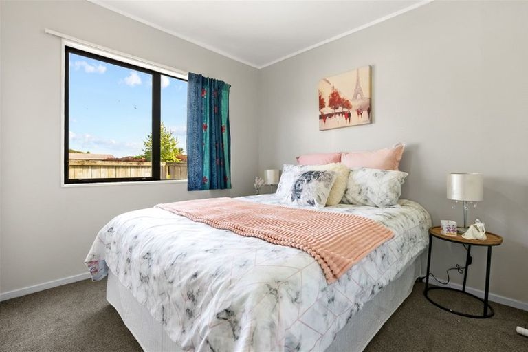 Photo of property in 1/16 Clarice Place, Takanini, 2112
