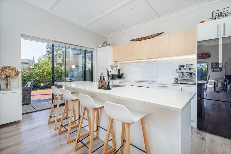 Photo of property in 10 Voyager Place, Cooks Beach, Whitianga, 3591