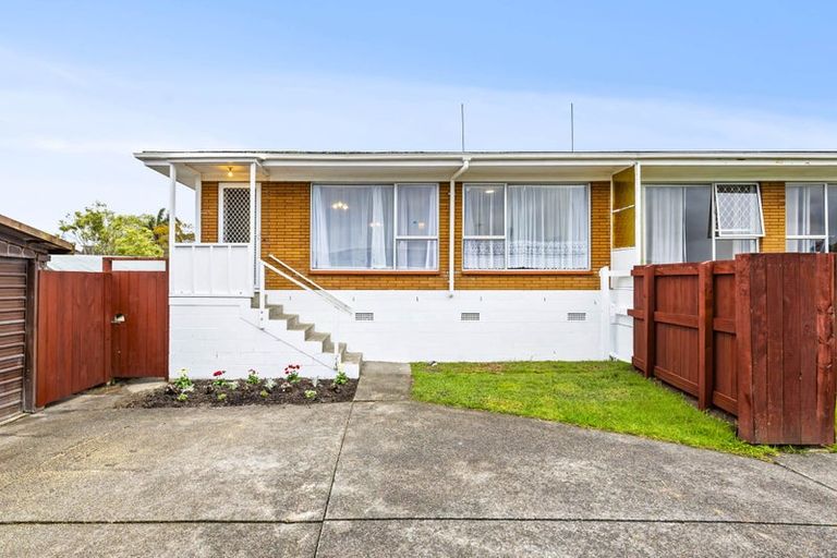 Photo of property in 2/39 Blacklock Avenue, Henderson, Auckland, 0612
