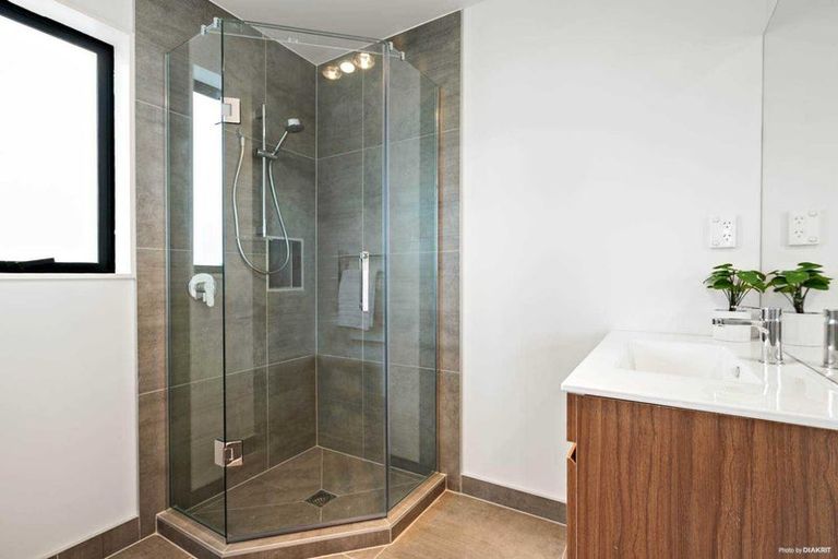 Photo of property in 7a Keegan Drive, Massey, Auckland, 0614