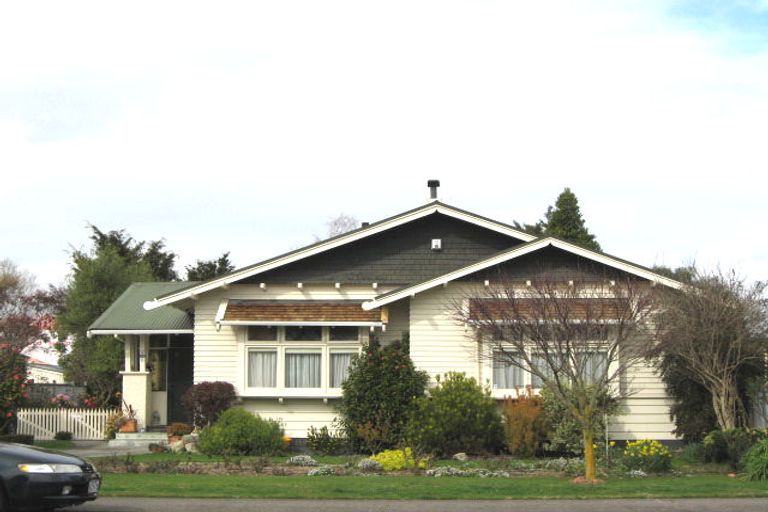 Photo of property in 202 Davis Street, Saint Leonards, Hastings, 4120