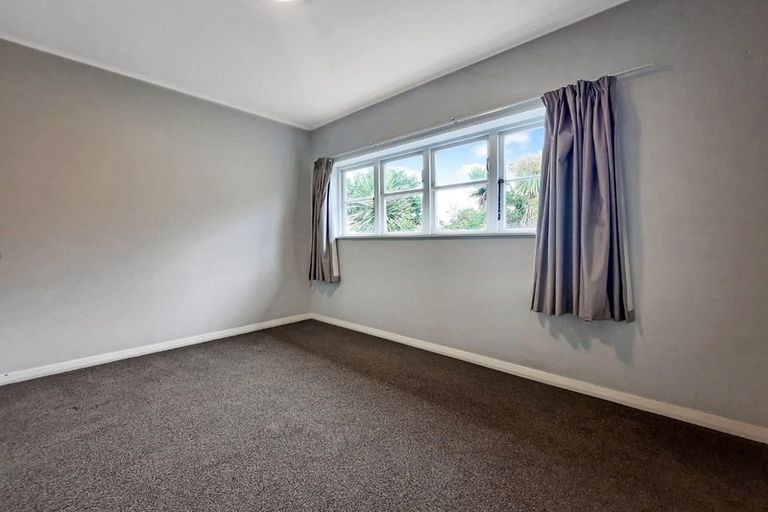Photo of property in 2 Kawaka Street, Riccarton, Christchurch, 8041
