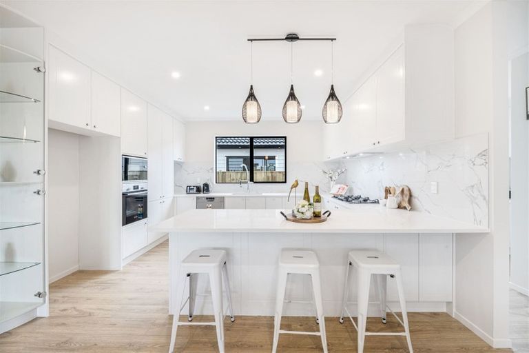 Photo of property in 42b Donegal Park Drive, Flat Bush, Auckland, 2019