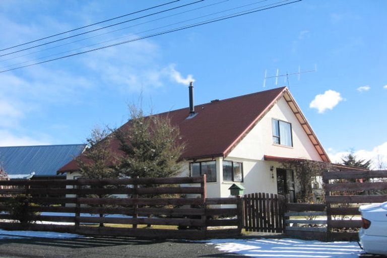 Photo of property in 33 Braemar Place, Twizel, 7901