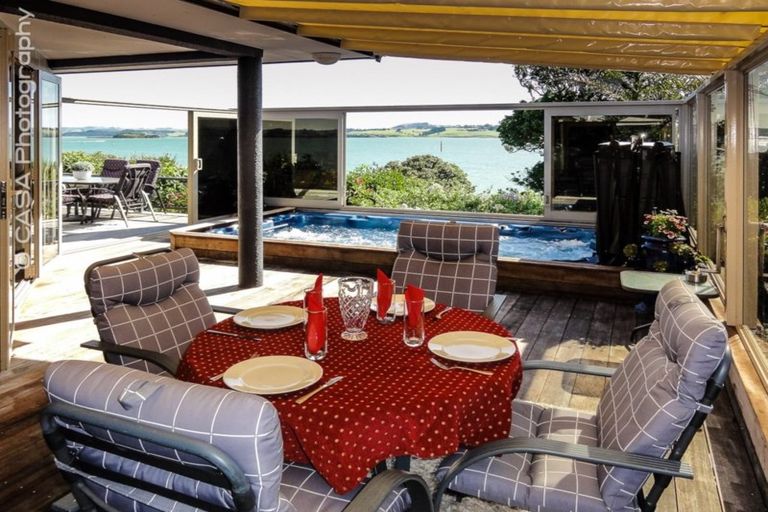 Photo of property in 254 Beach Road, Onerahi, Whangarei, 0110