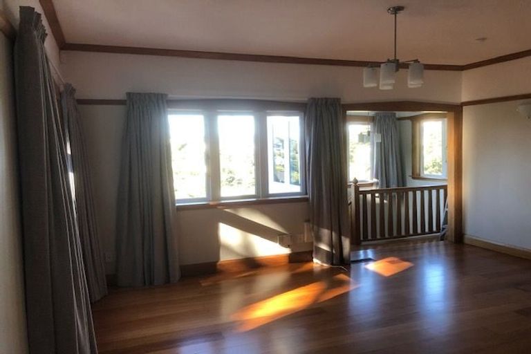 Photo of property in 18 Raroa Road, Kelburn, Wellington, 6012