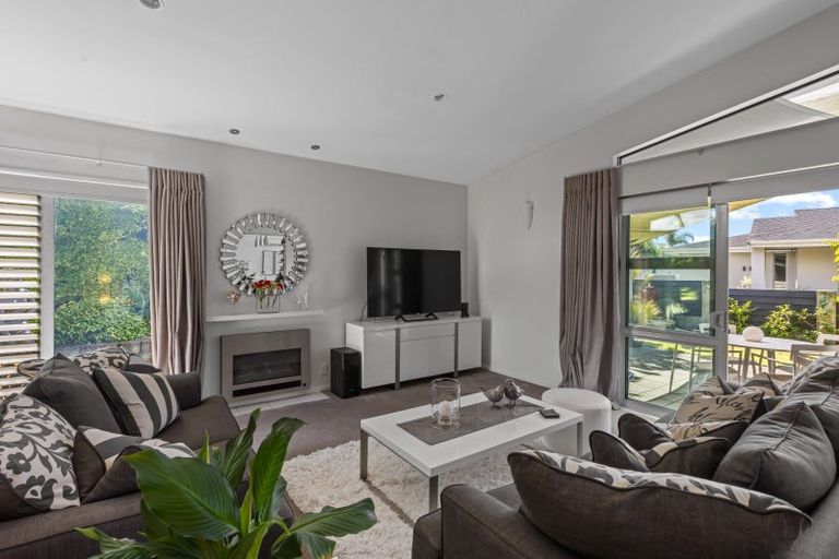 Photo of property in 60 Chesterfield Way, Orewa, 0931