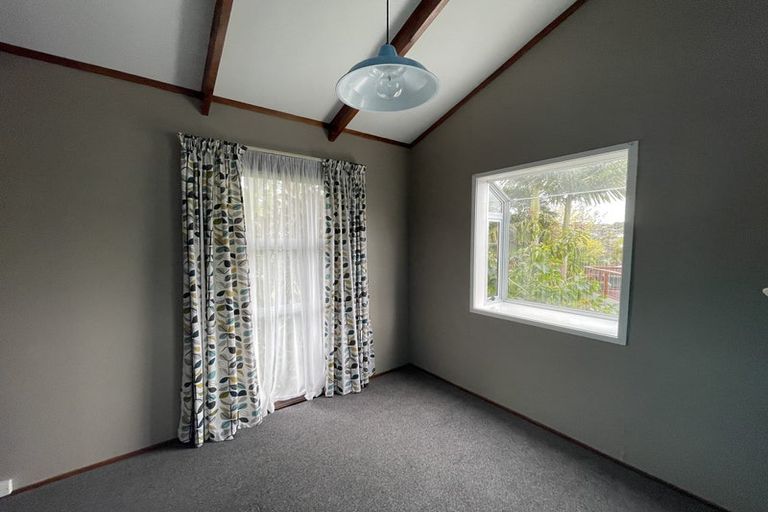 Photo of property in 33 Kurnell Drive, Botany Downs, Auckland, 2010