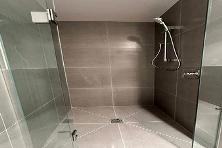 Photo of property in 24 Ramwall Place, Weymouth, Auckland, 2103