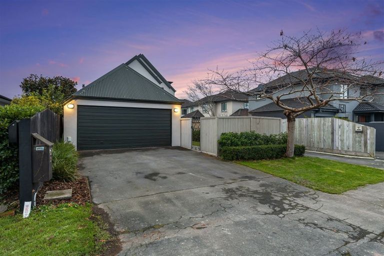 Photo of property in 53 Hawkesbury Avenue, St Albans, Christchurch, 8014