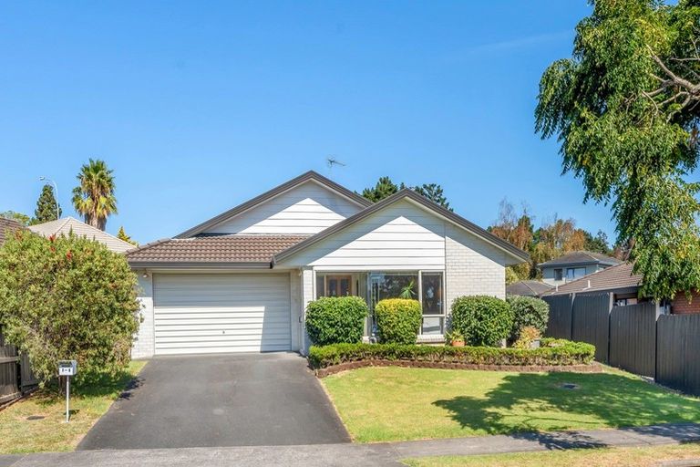 Photo of property in 1/8 Solana Court, Botany Downs, Auckland, 2010