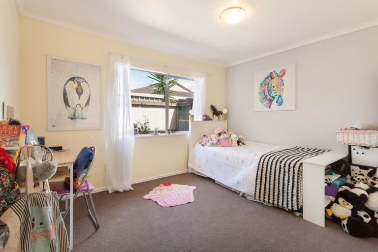 Photo of property in 1/37 Sunrise Avenue, Mount Maunganui, 3116