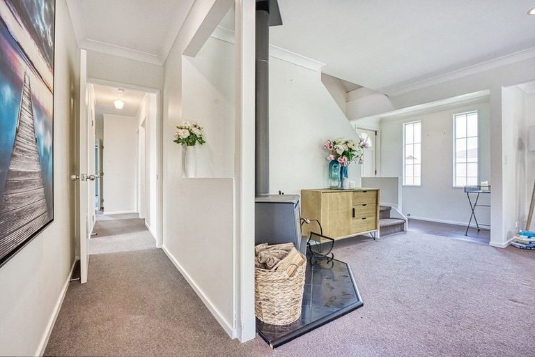 Photo of property in 11 Sunny Crescent, Huapai, Kumeu, 0810