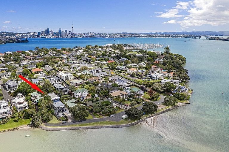 Photo of property in 1/22 Lansdowne Street, Bayswater, Auckland, 0622