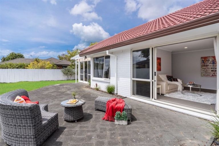 Photo of property in 9 Camerton Close, Northpark, Auckland, 2013