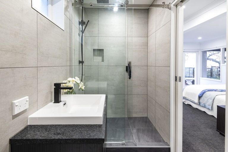 Photo of property in 72 Mellons Bay Road, Mellons Bay, Auckland, 2014