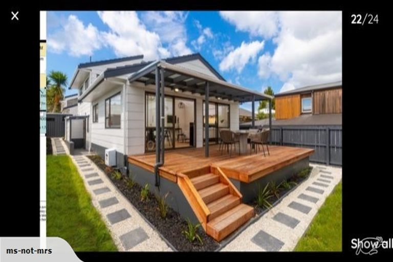 Photo of property in 2/17 Oliver Street, Point Chevalier, Auckland, 1022